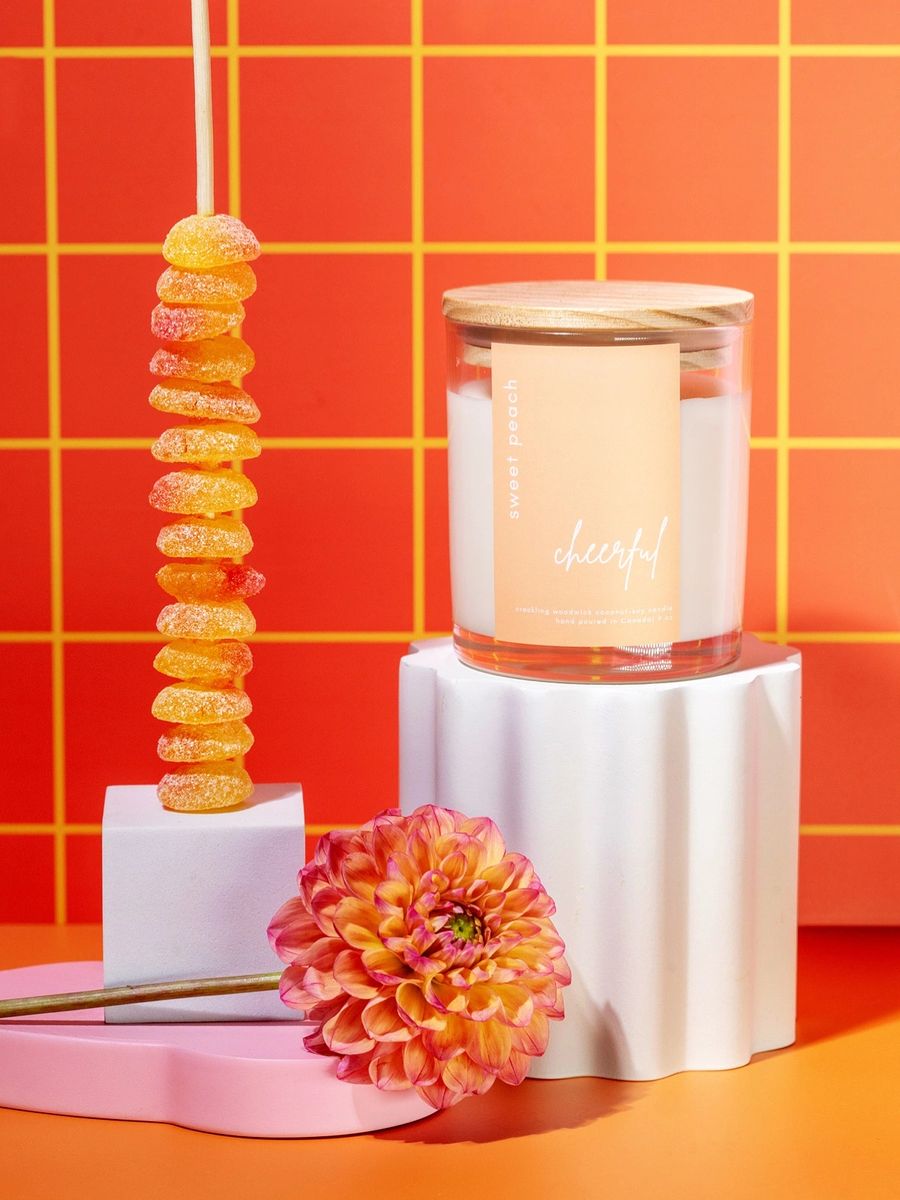 "Cheerful" sweet peach